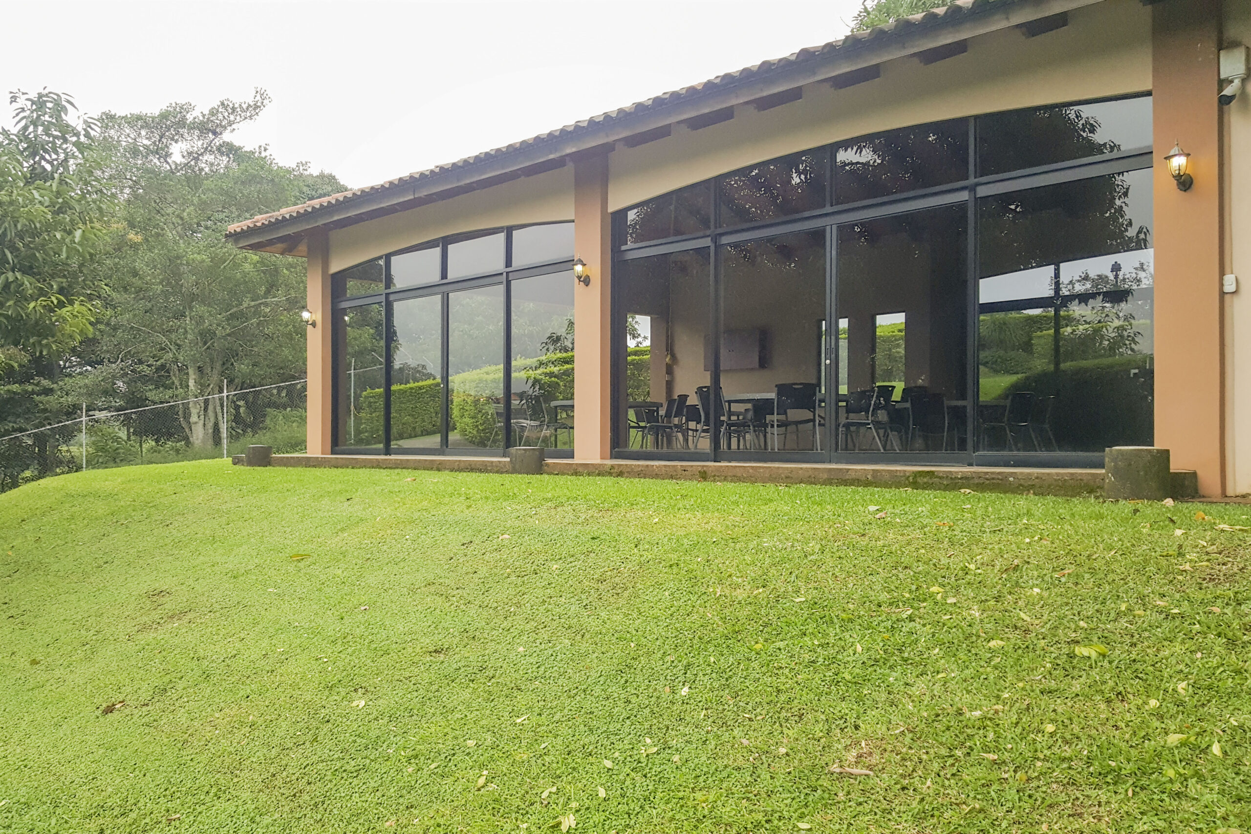 Casa Club Montenegro Condominio Alajuela Centro